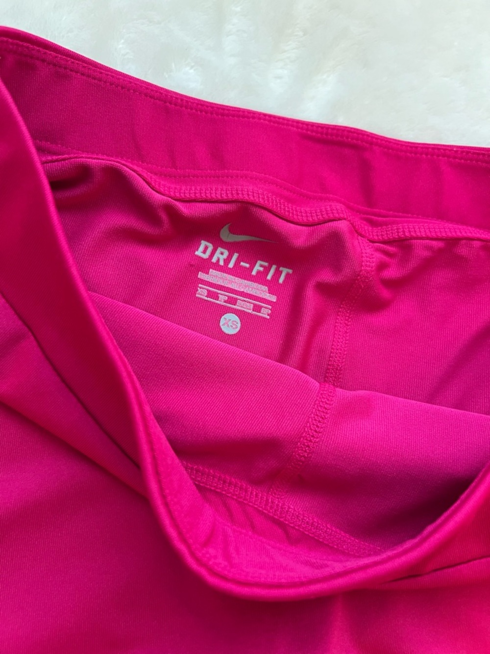 Nike Dry-Fit Women’s Fuchsia Tennis Outfit (2 pieces) - Picture 9 of 16